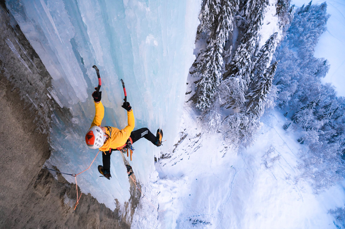 Ice climbing Unterschächen, Canton Uri, Switzerland (© Rainer Eder)